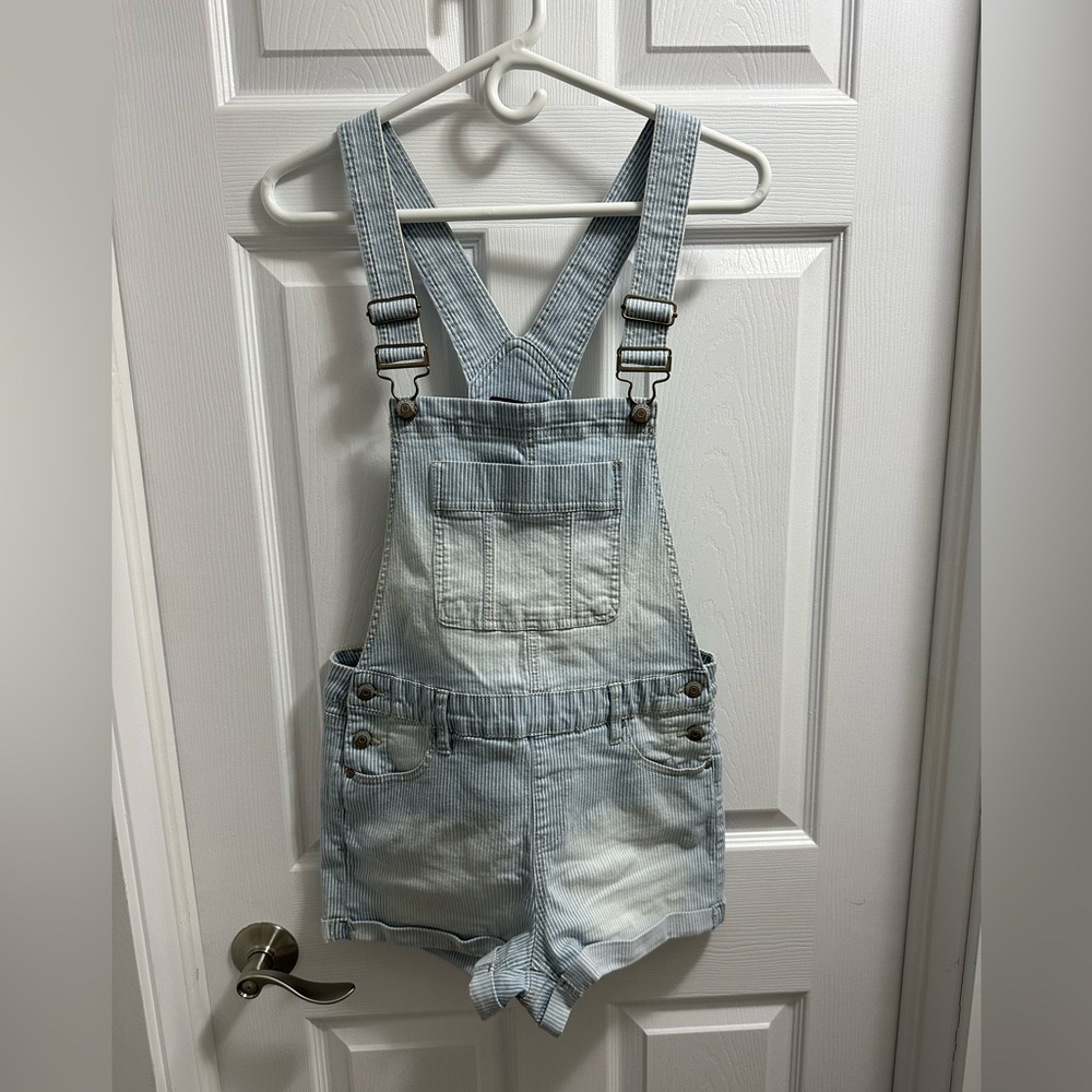Blue Spice Size:9 Overall Shorts with stripes